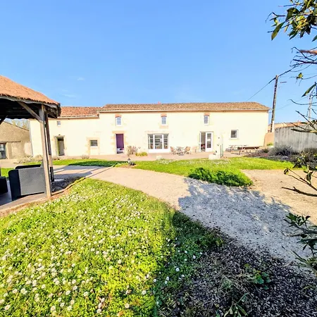 Etage1 Au Domaine Du Luth - Parking Gratuit - Cuisine Commune - 20 Min Aquascope Et Futuroscope Holiday home